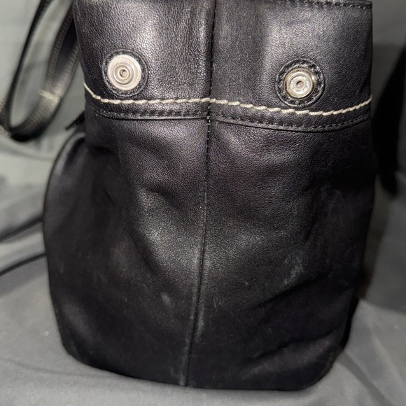 COACH F13732 Woman’s SOHO Pleated Black Leather Shoulder Bag Tote Purse - Picture 7 of 13